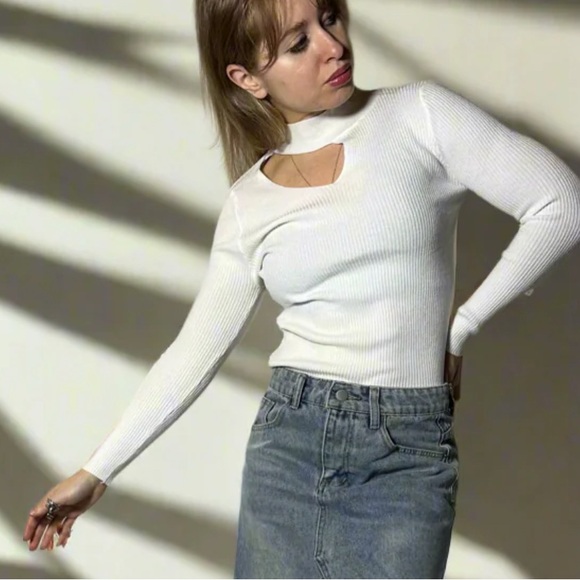 Cutout Ribbed Knit Women's Top - Picture 2 of 4